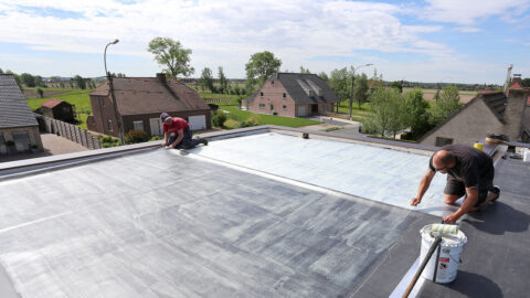 Plat dak in EPDM gelijmd systeem